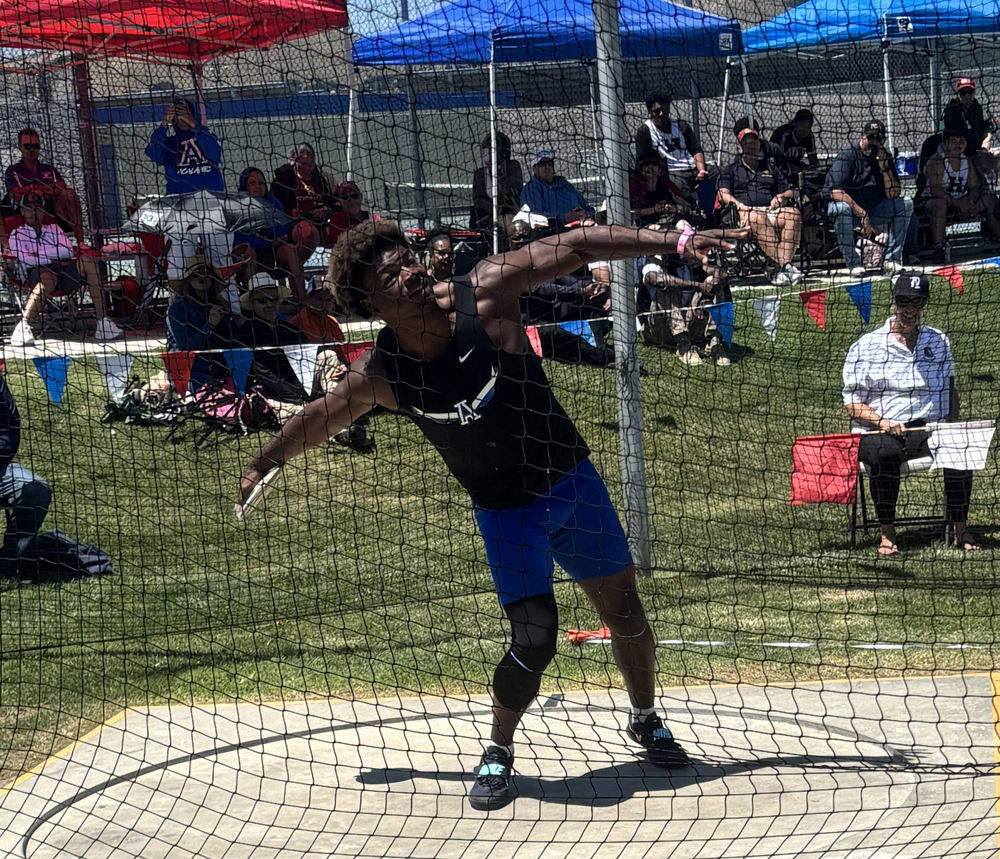 Acalanes’ Deonte Littlejohn throws the discus at MOC, qualifying for the State Meet.