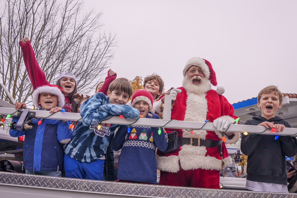 Crowds fill Lafayette’s Plaza Park to ring in the holidays